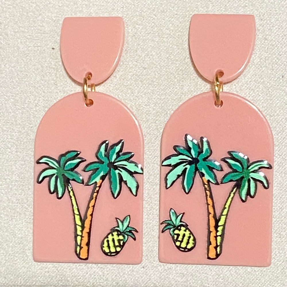 🎉❤️ Savannah Pink Palm Trees Earrings